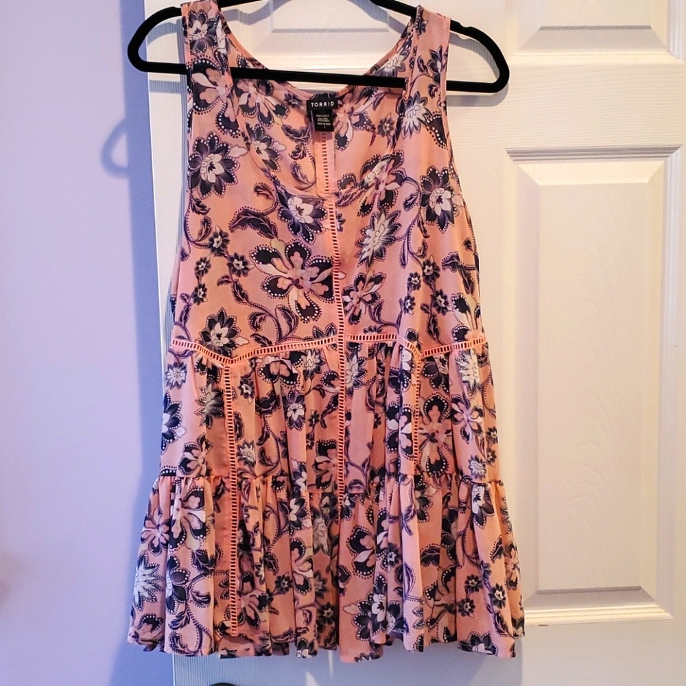 Floral swing tank